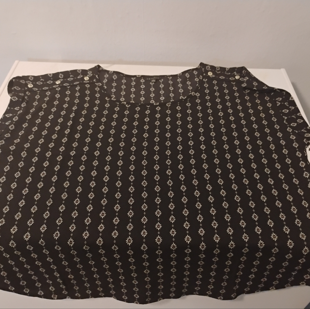 Zenobia Black and White Patterned Blouse